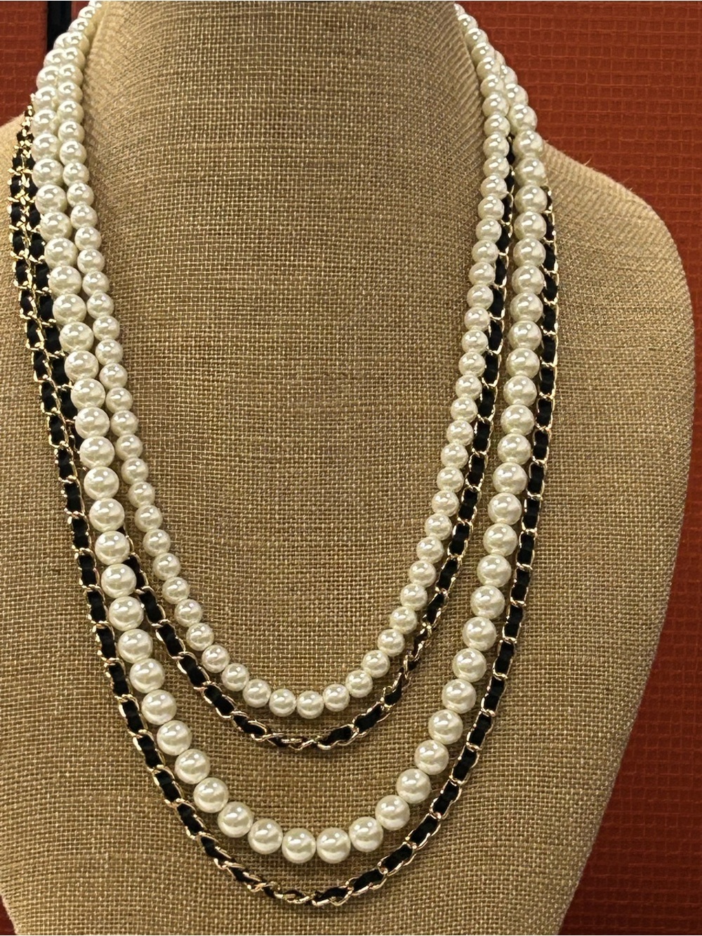 Beautiful Ann Taylor faux pearl gold and black multi strand necklace